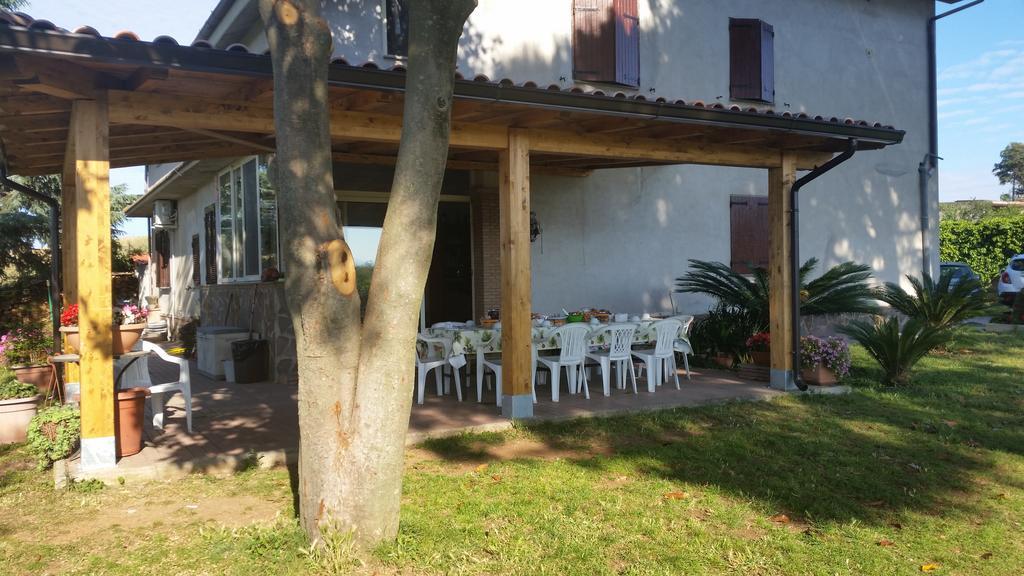 Bed and Breakfast La Finestra Sul Cortile Pomezia Exteriér fotografie